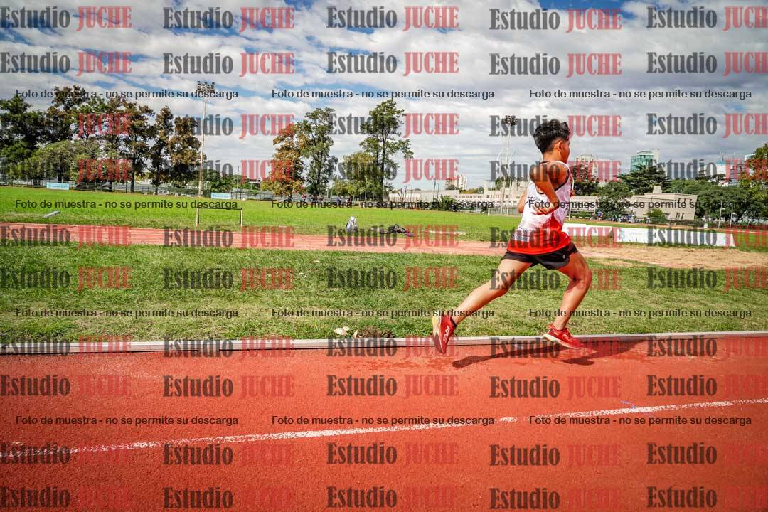 Fotos de los 600 m llanos de varones