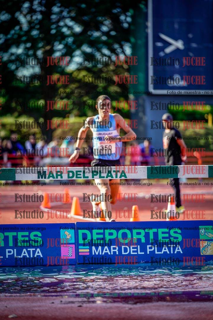 Fotos de los 3000 m con obstáculos de varones