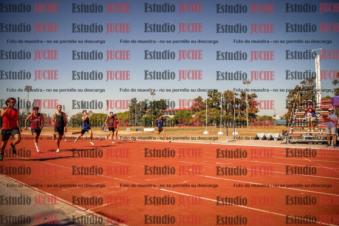 Fotos de los 200 m llanos de varones