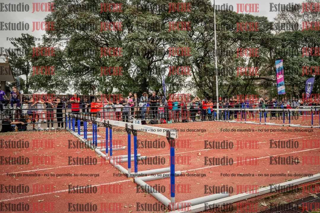 Fotos de los 100 m con vallas de mujeres - heptatlón 1