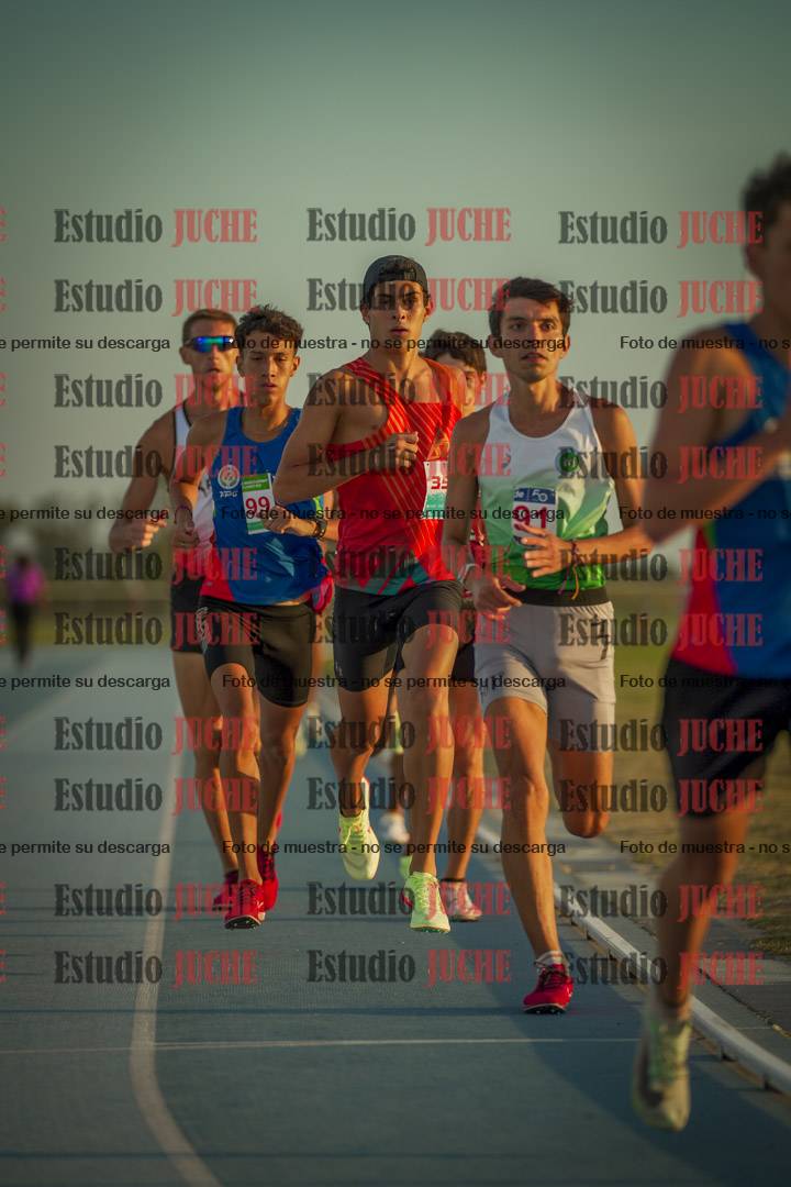 Fotos de los 3000 m llanos de varones