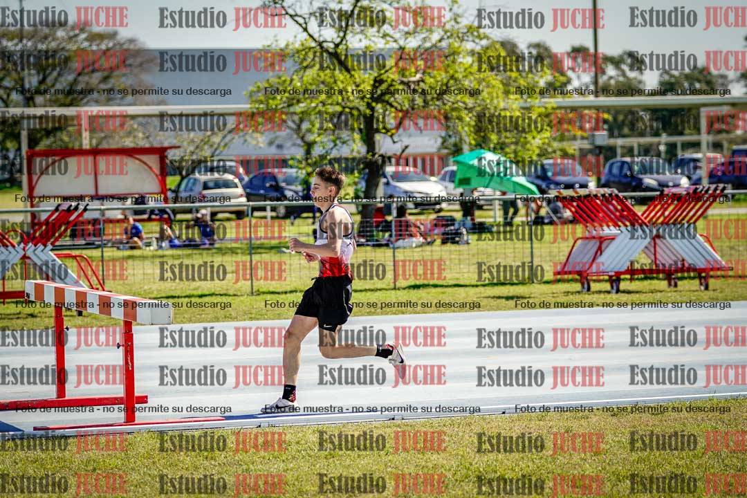 Fotos de los 2000 m con obstáculos de varones