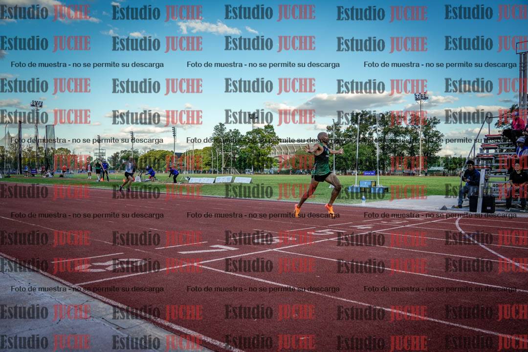 Fotos de los 400 m llanos de varones