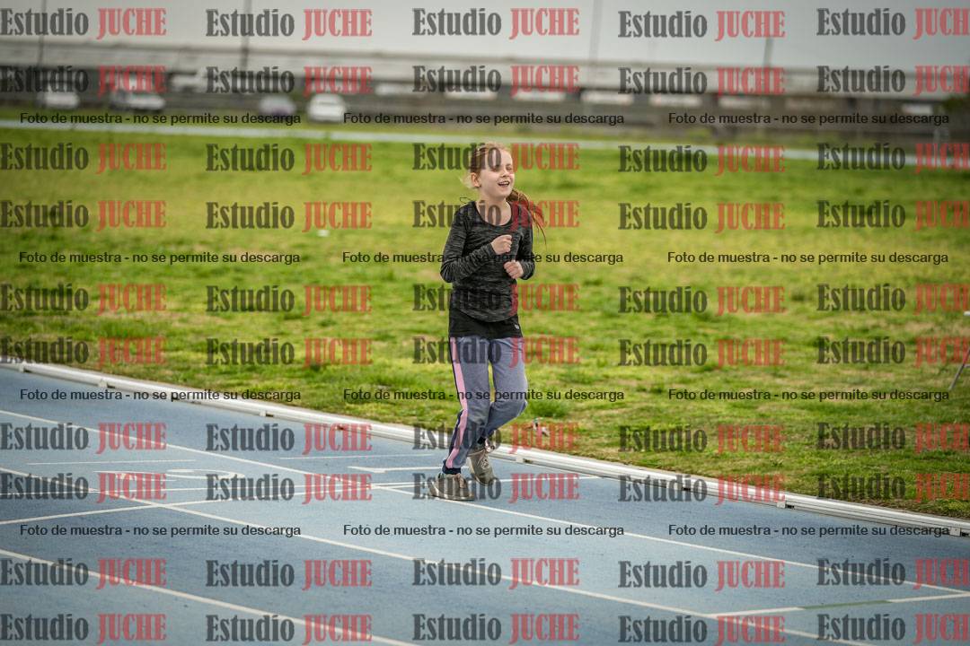 Fotos de los 50 m llanos de mujeres - U12
