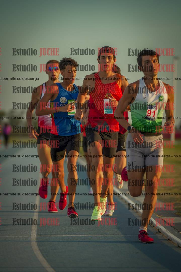Fotos de los 3000 m llanos de varones