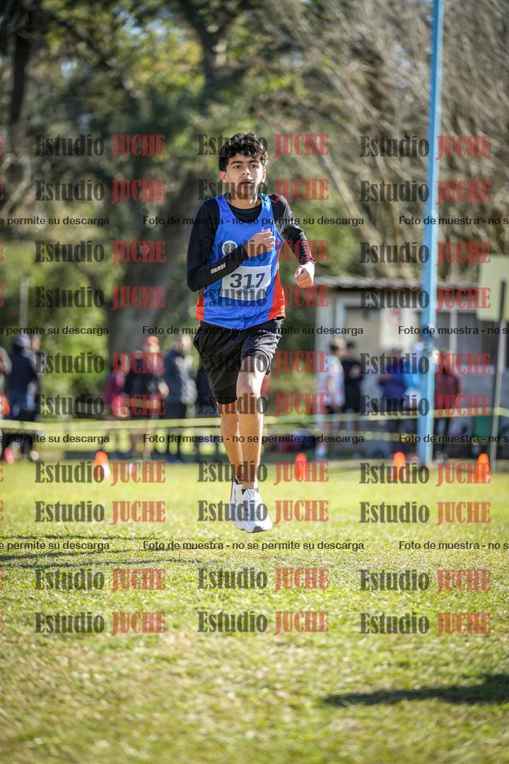 Fotos de la llegada del cross de 2000 m