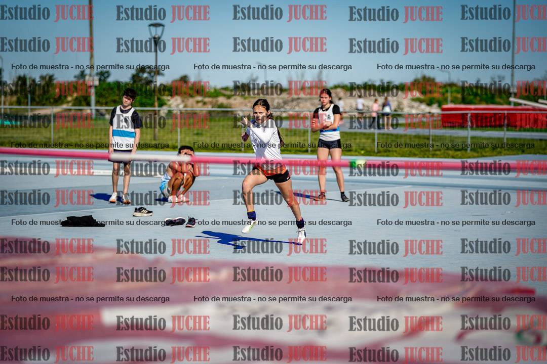 Fotos del salto en alto de mujeres y varones - U15