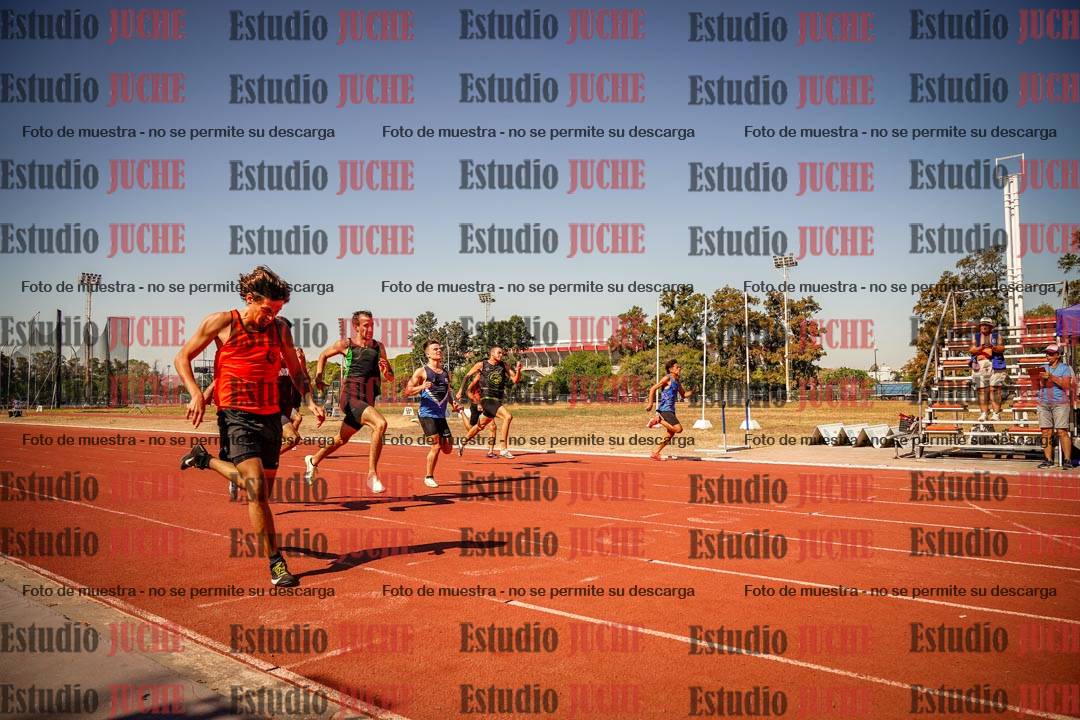 Fotos de los 200 m llanos de varones