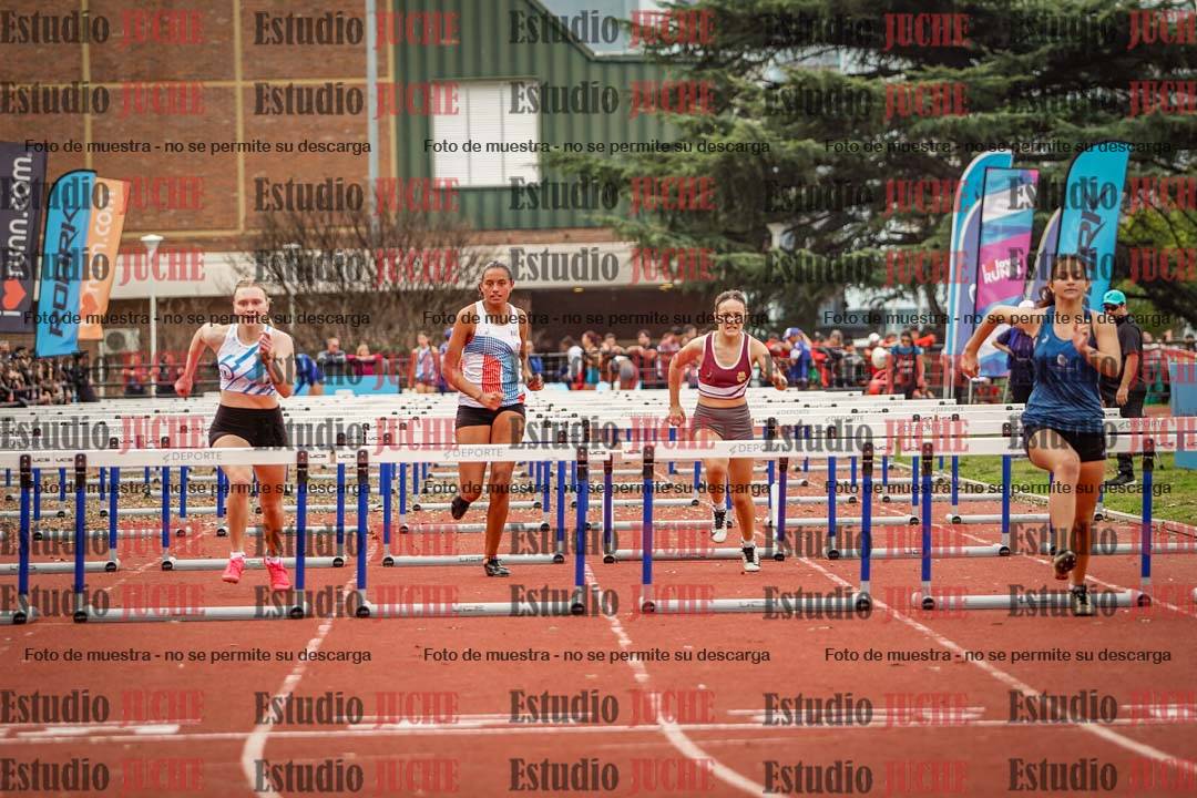 Fotos de los 100 m con vallas de mujeres - heptatlón 1