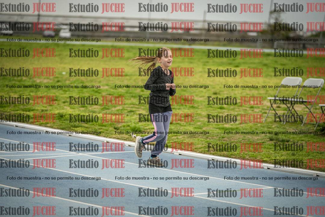 Fotos de los 50 m llanos de mujeres - U12