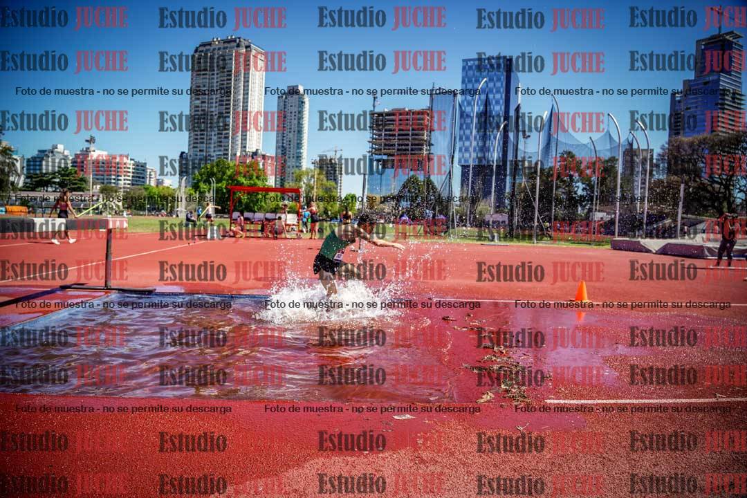 Fotos de los 3000 m con obstáculos de varones