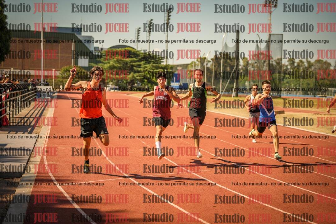Fotos de los 200 m llanos de varones