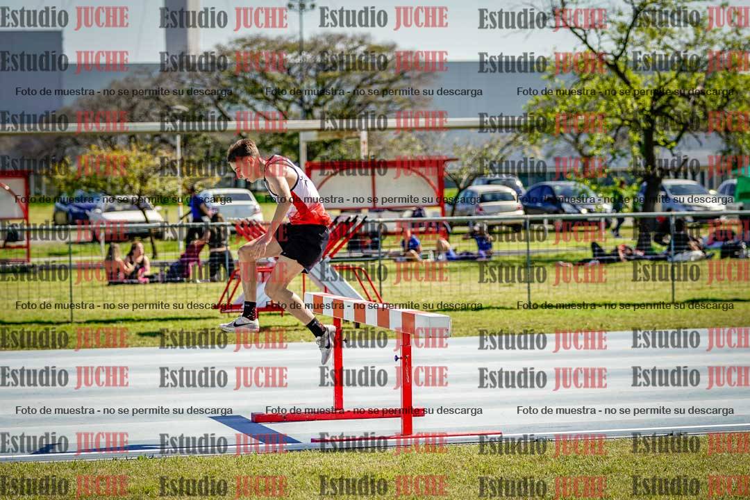 Fotos de los 2000 m con obstáculos de varones