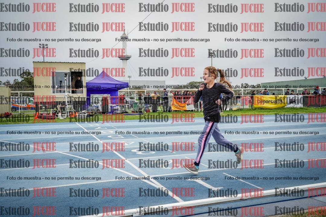 Fotos de los 50 m llanos de mujeres - U12