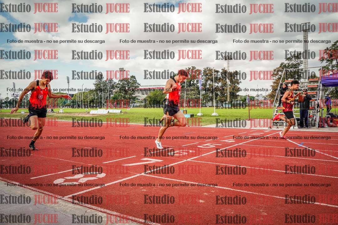 Fotos de los 400 m llanos de varones