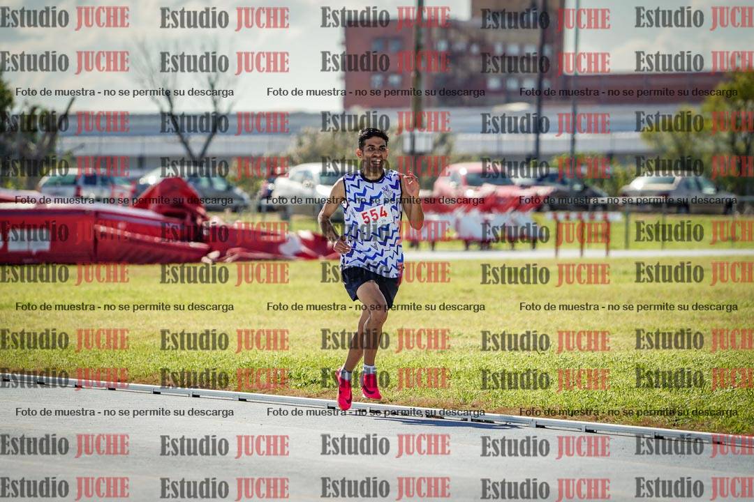 Fotos de los 800 m llanos de varones