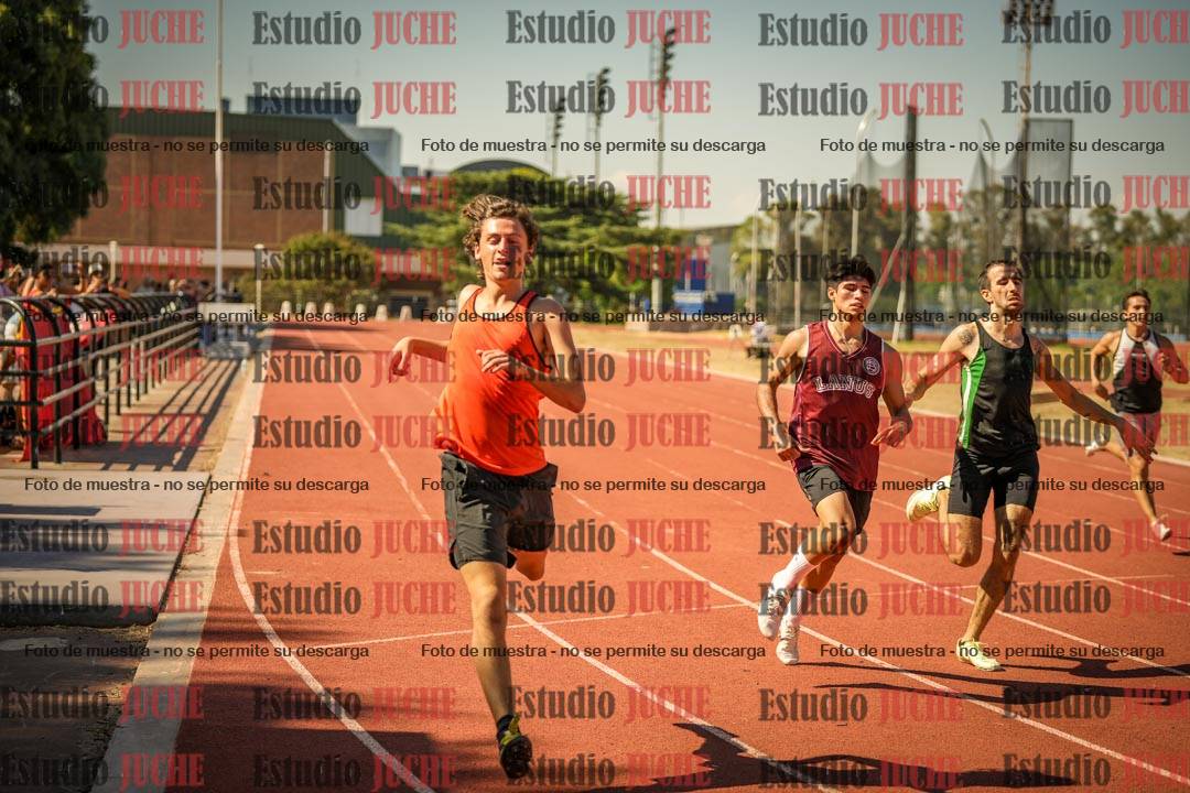 Fotos de los 200 m llanos de varones
