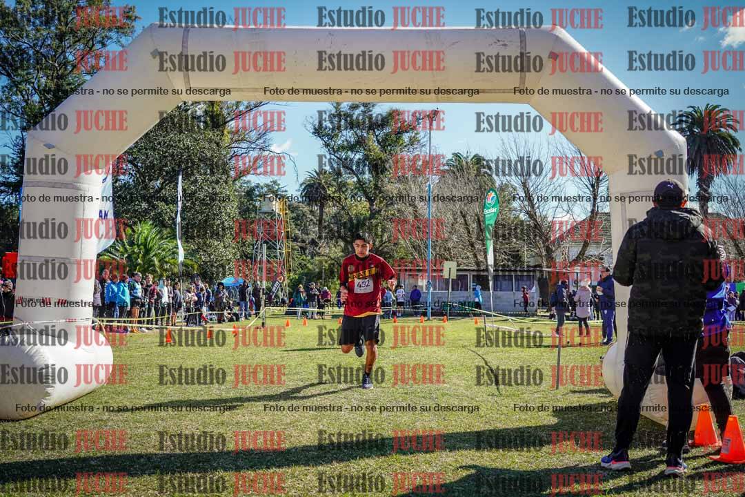 Fotos de la llegada del cross de 2000 m