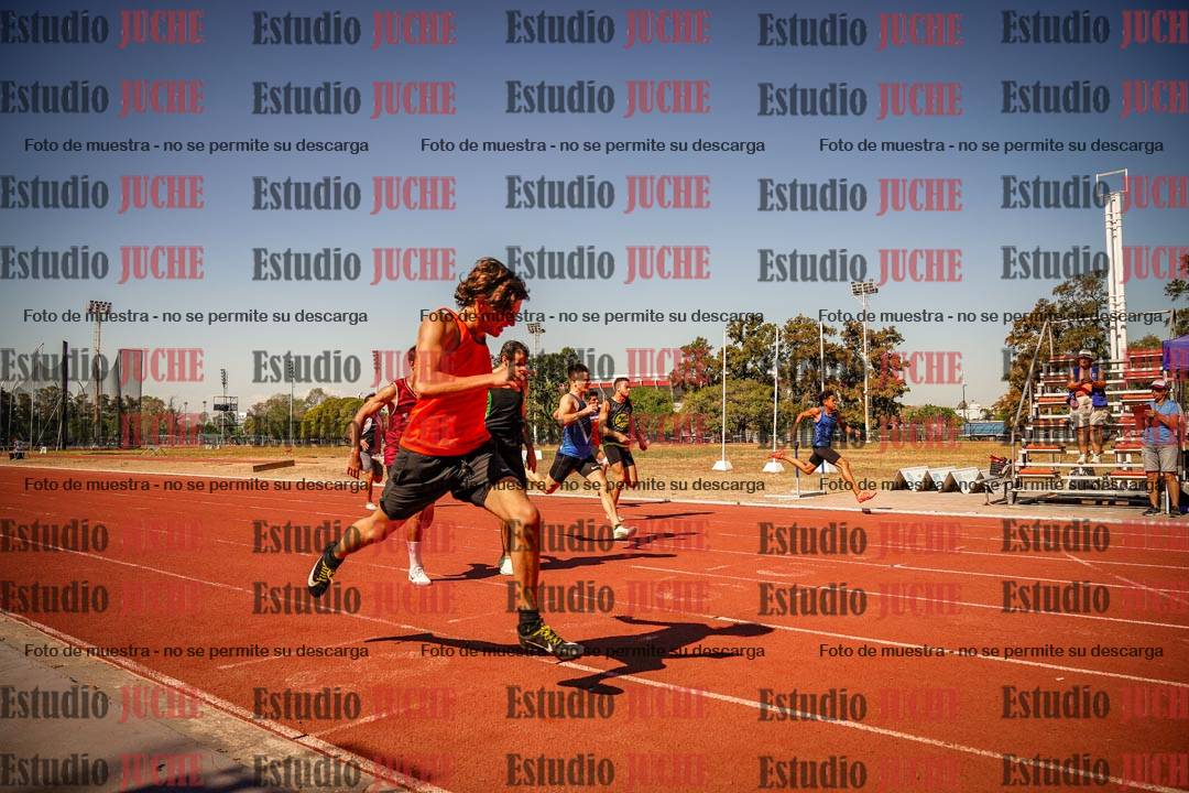 Fotos de los 200 m llanos de varones