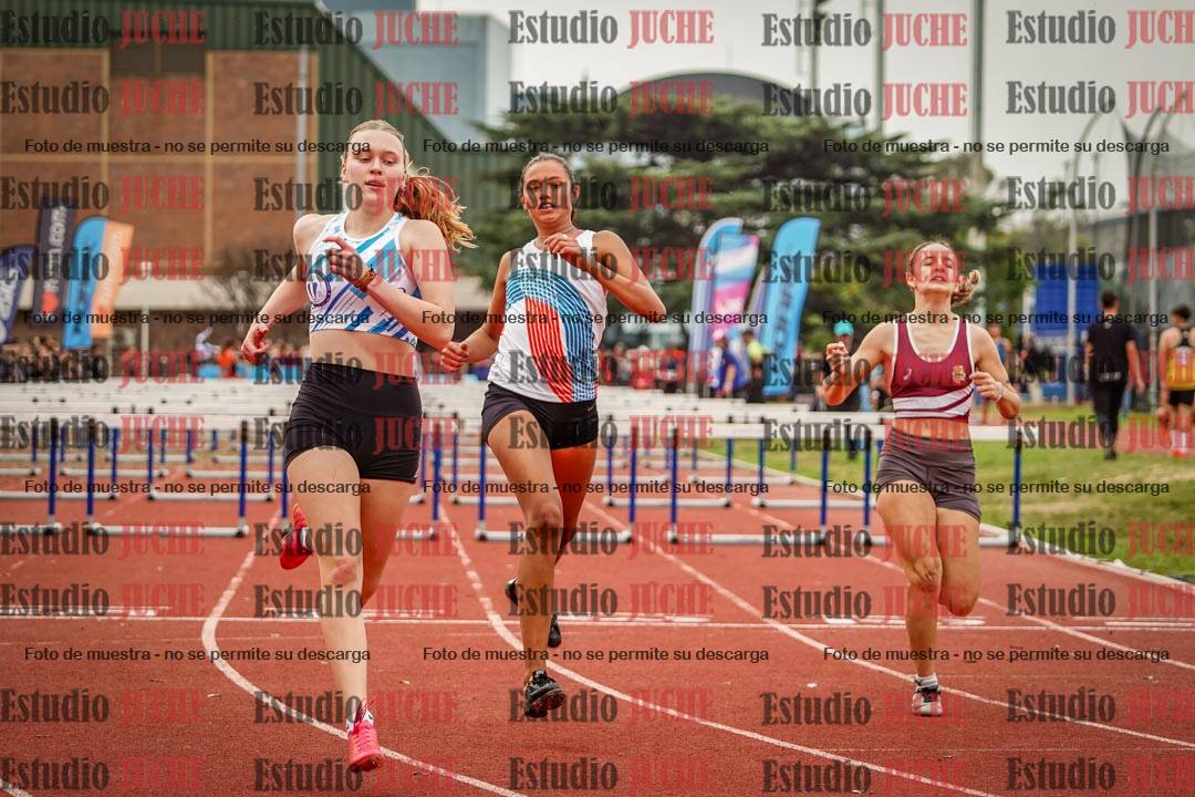 Fotos de los 100 m con vallas de mujeres - heptatlón 1