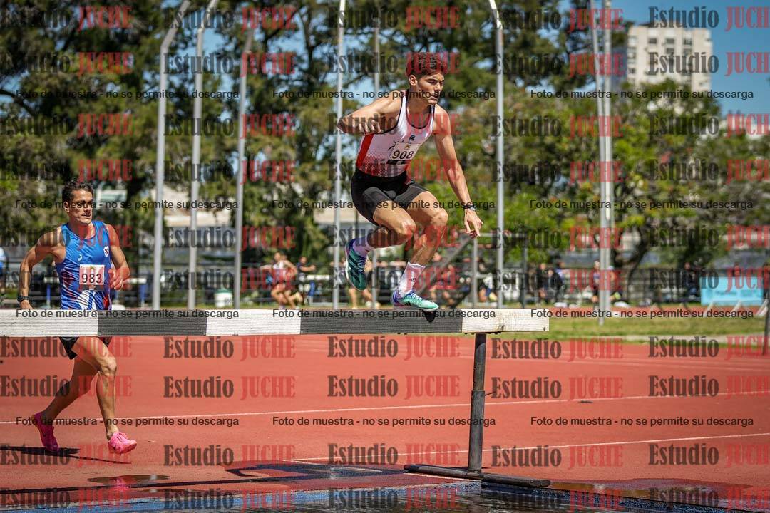 Fotos de los 3000 m con obstáculos de varones