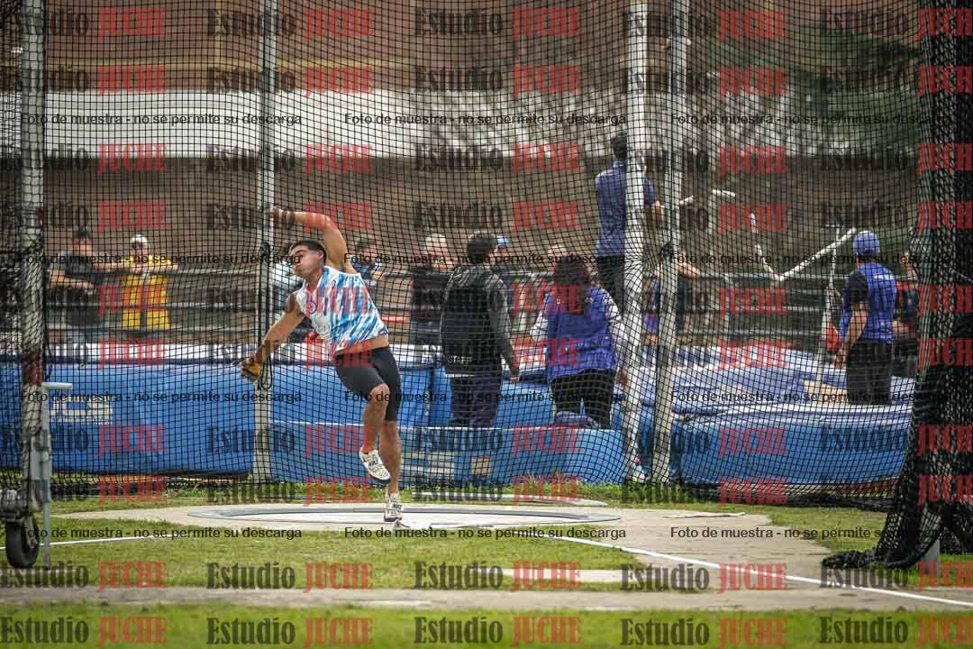 Fotos del lanzamiento de martillo de varones
