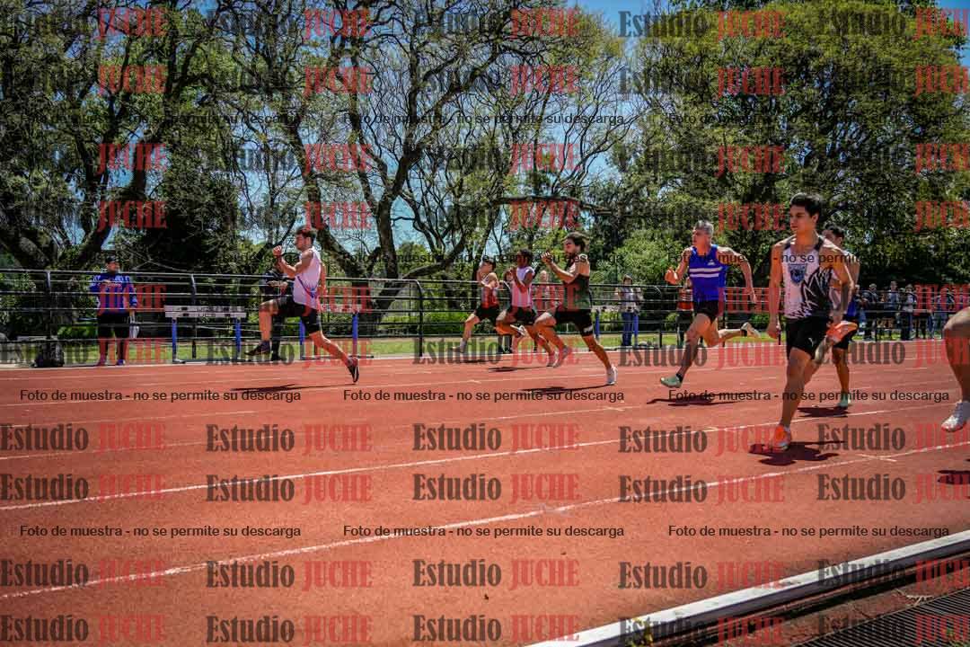 Fotos de los 100 m llanos de varones