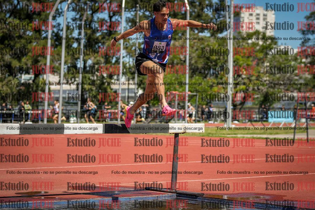 Fotos de los 3000 m con obstáculos de varones