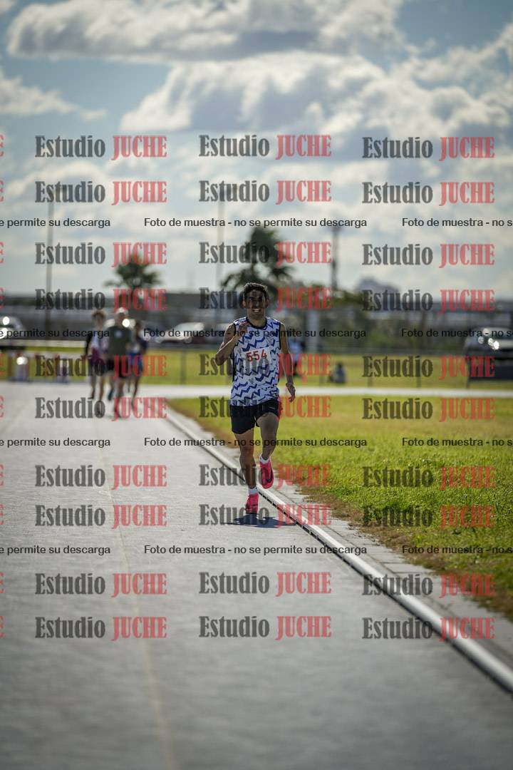 Fotos de los 800 m llanos de varones