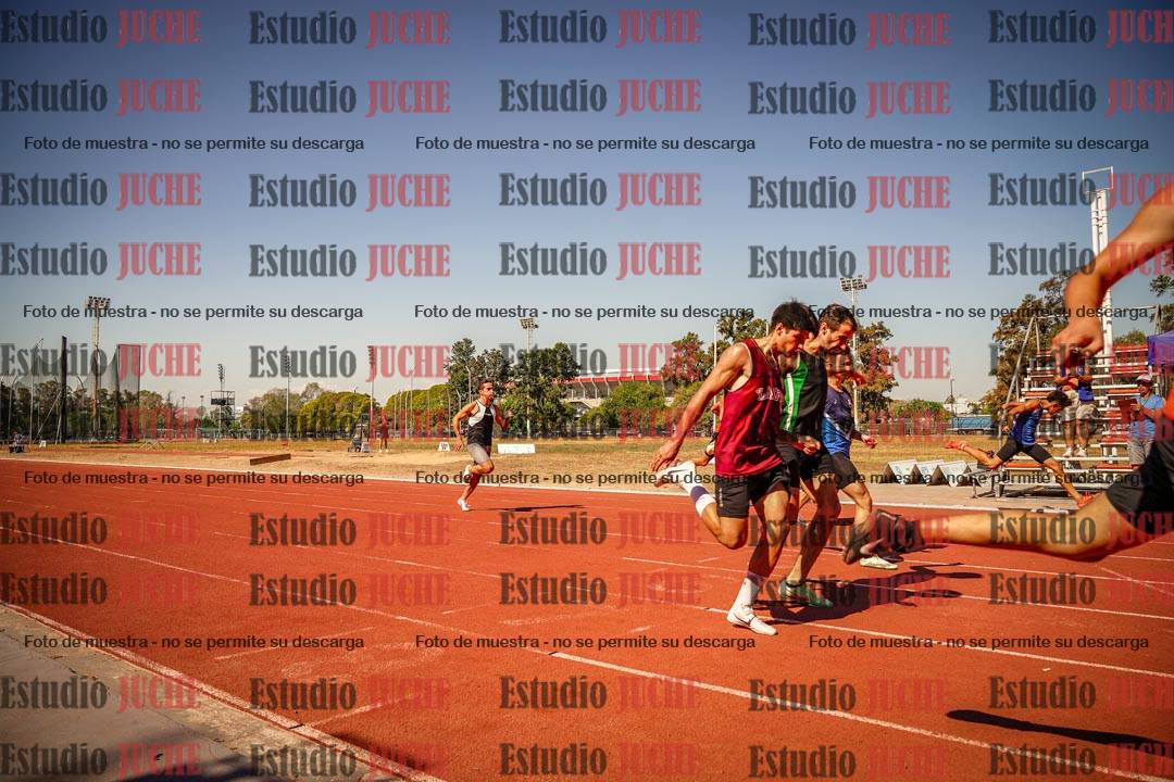 Fotos de los 200 m llanos de varones