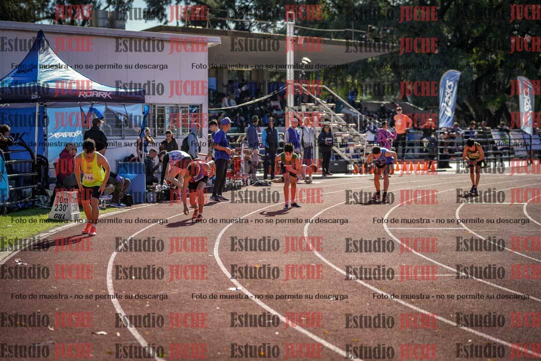 Fotos de los 800 m llanos de varones
