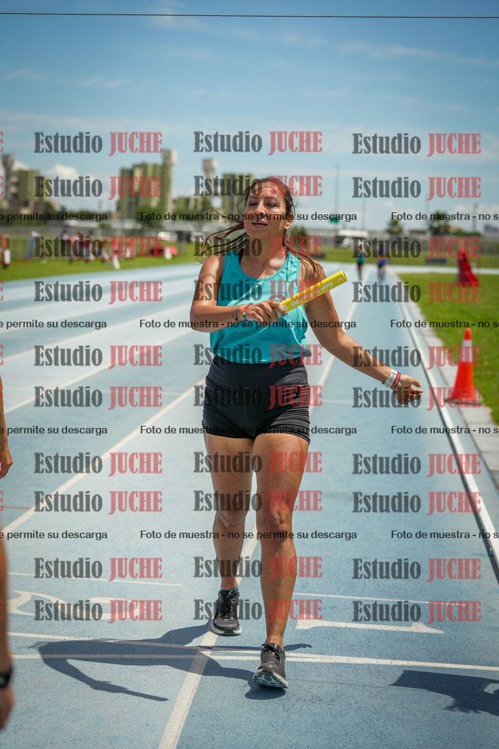 Fotos de las llegadas de los relevos 20' para running teams - serie 1