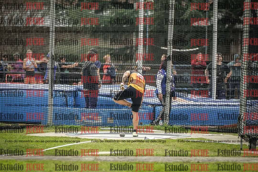 Fotos del lanzamiento de martillo de varones