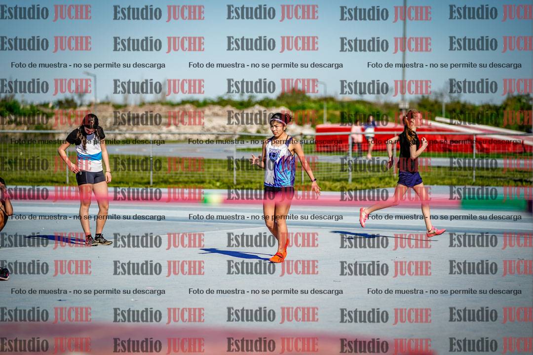 Fotos del salto en alto de mujeres y varones - U15