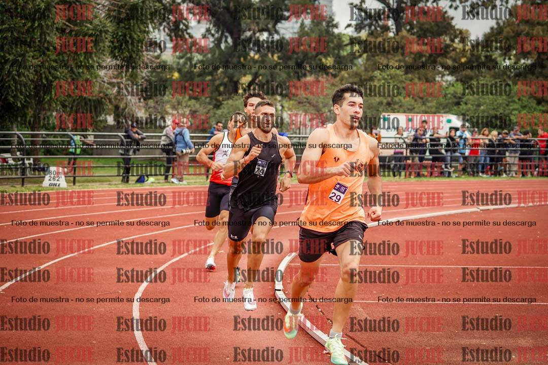 Fotos de los 800 m llanos de varones