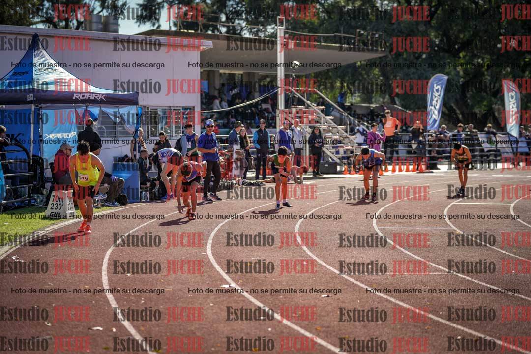 Fotos de los 800 m llanos de varones