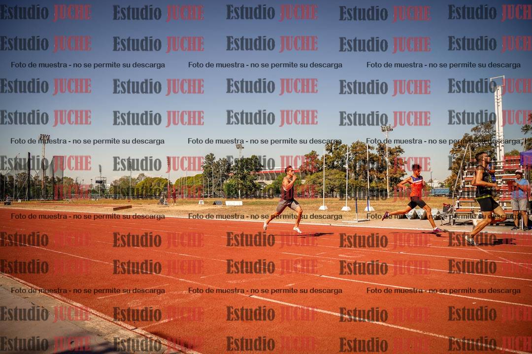 Fotos de los 200 m llanos de varones