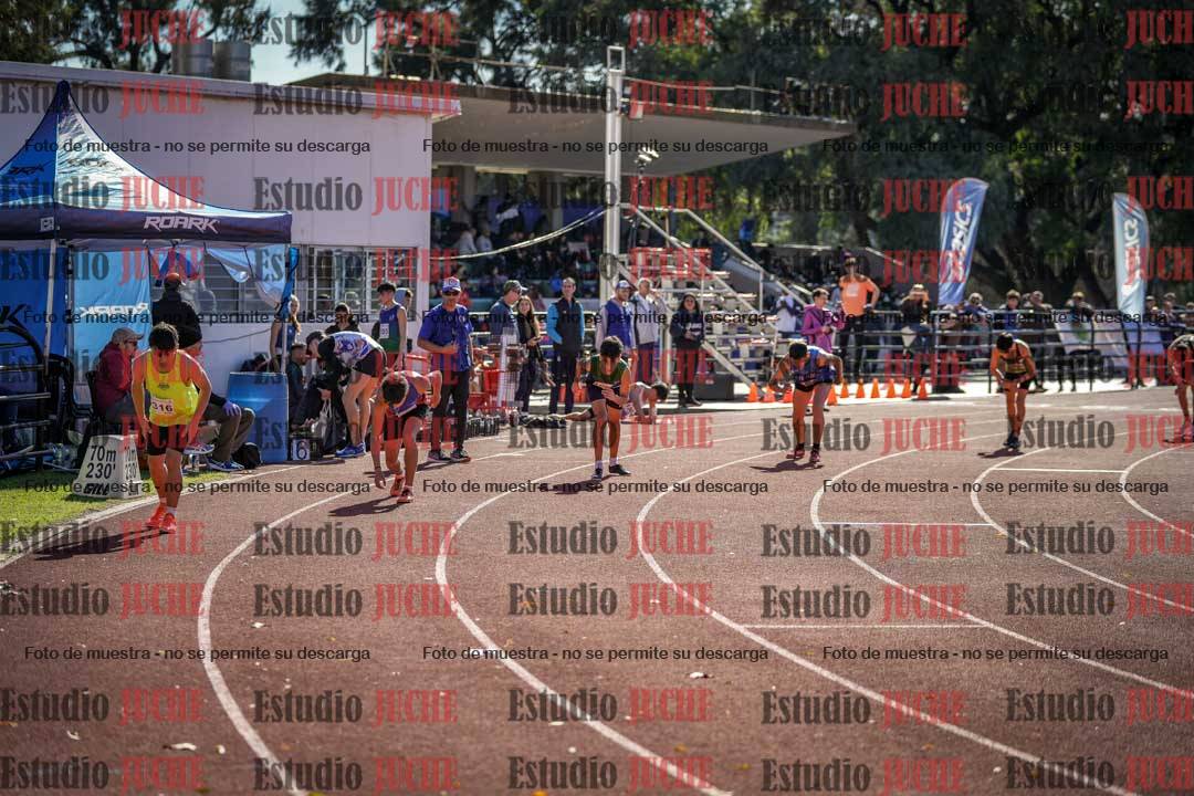 Fotos de los 800 m llanos de varones