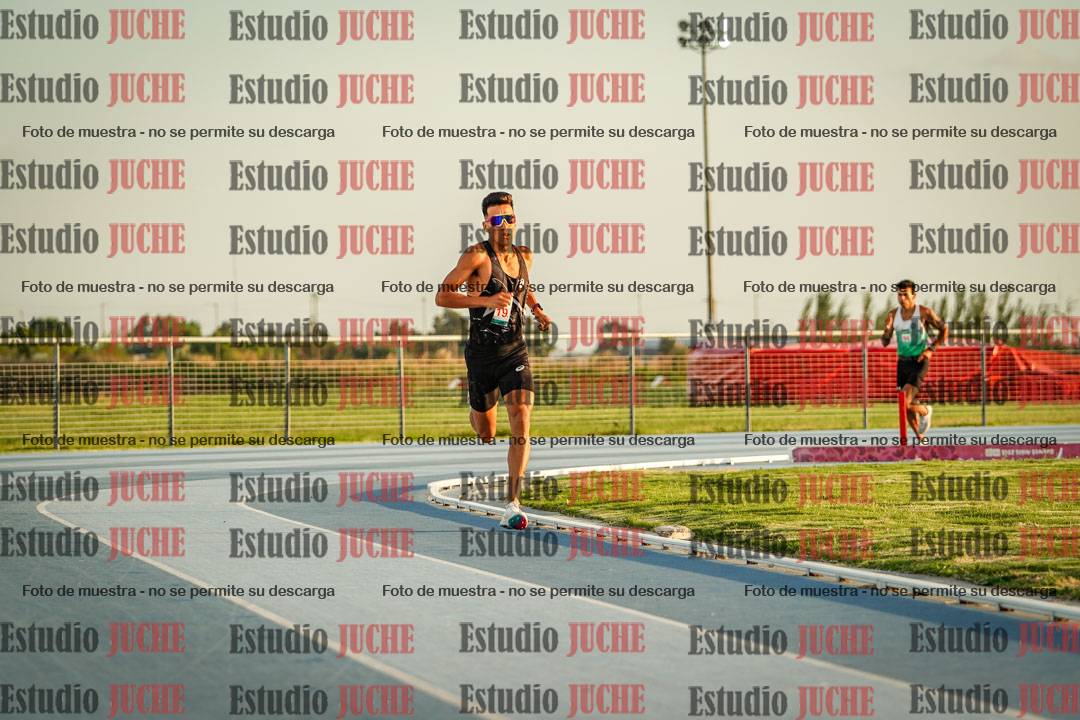 Fotos de los 3000 m llanos de varones