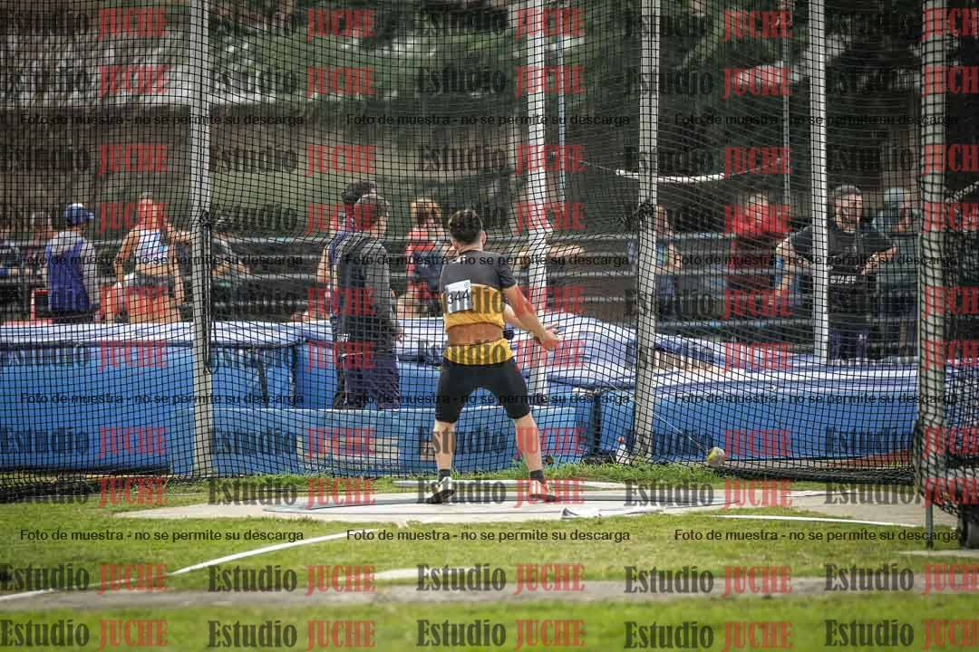 Fotos del lanzamiento de martillo de varones