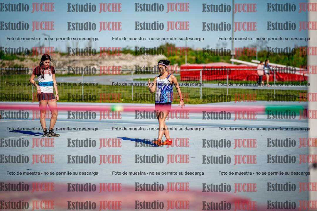 Fotos del salto en alto de mujeres y varones - U15