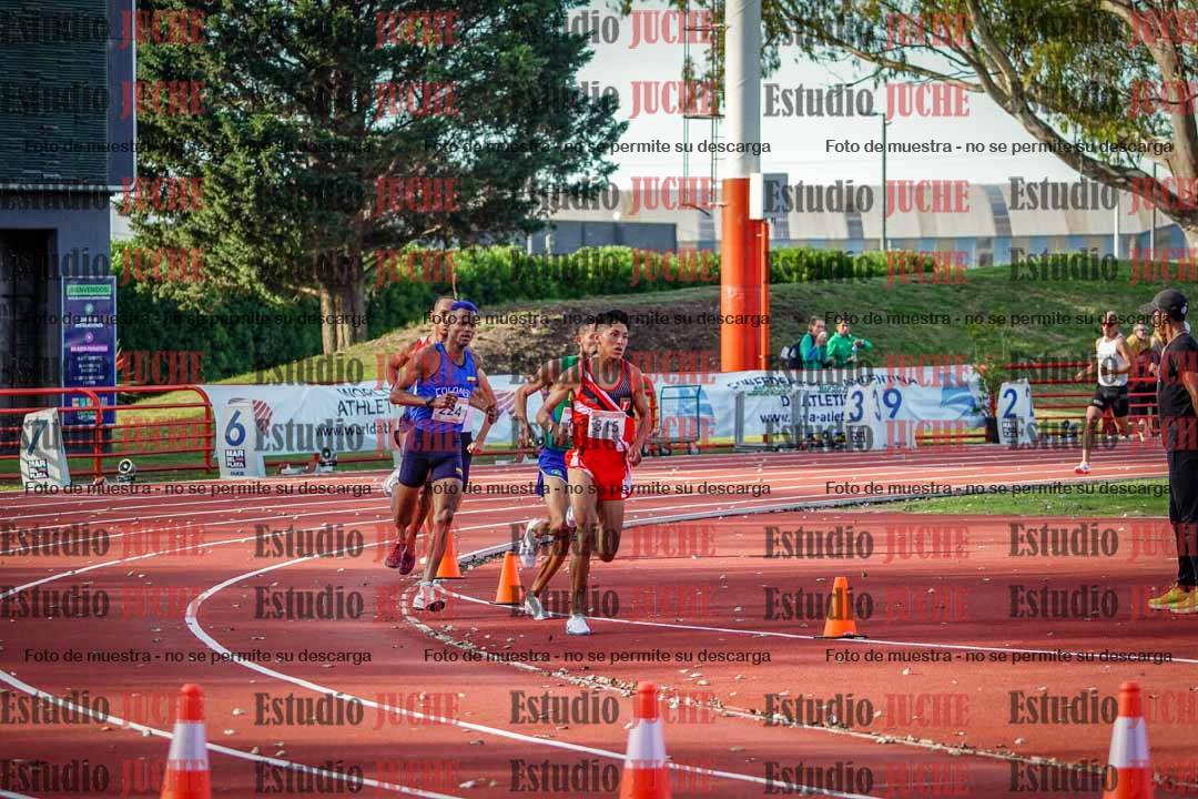 Fotos de los 3000 m con obstáculos de varones