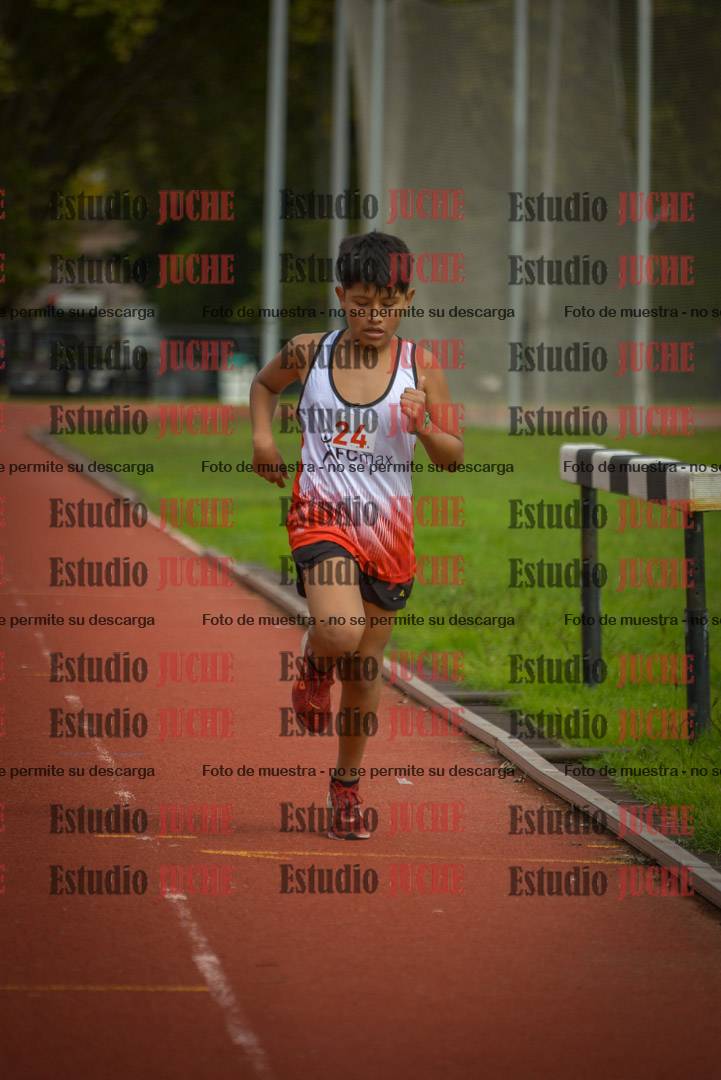 Fotos de los 600 m llanos de varones