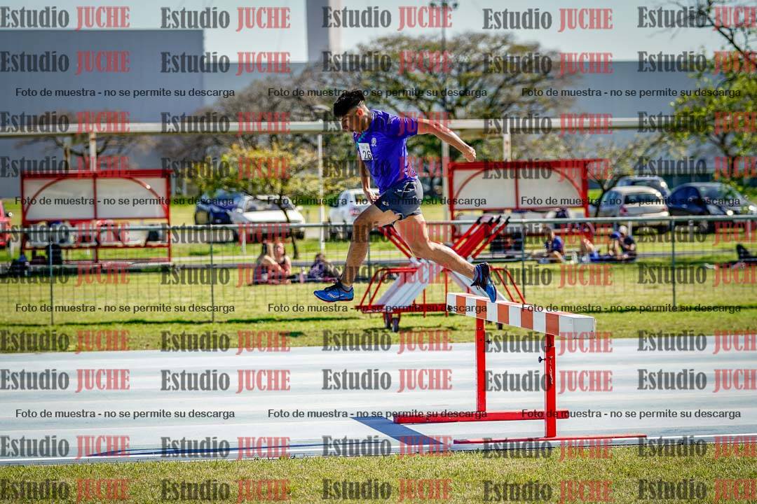 Fotos de los 2000 m con obstáculos de varones