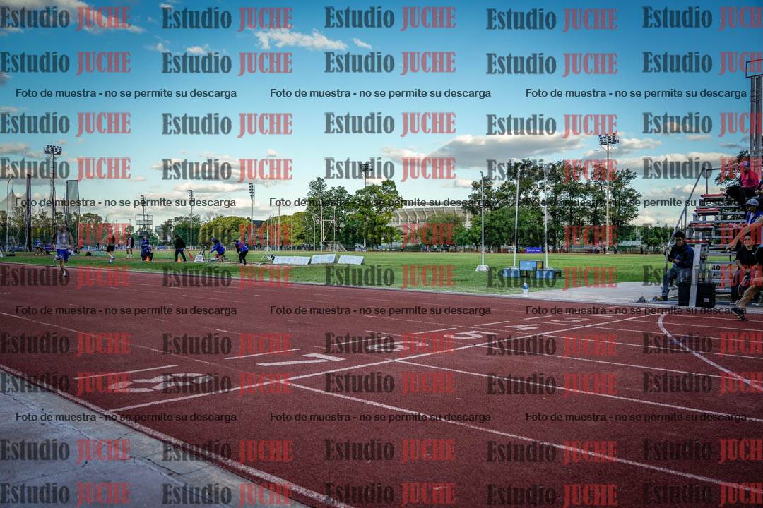 Fotos de los 400 m llanos de varones
