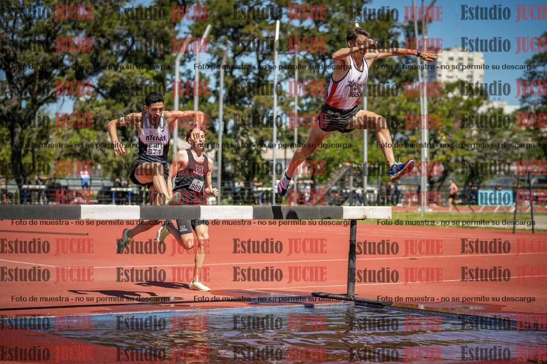 Fotos de los 3000 m con obstáculos de varones