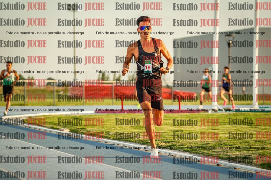 Fotos de los 3000 m llanos de varones