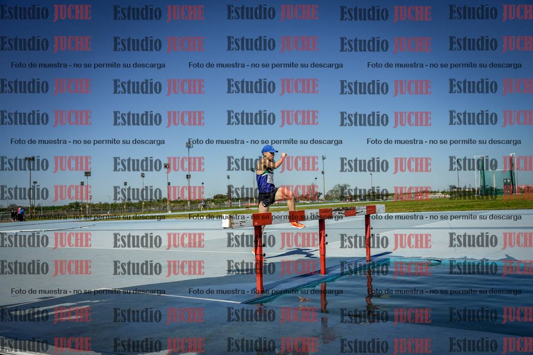 Fotos de los 2000 m con obstáculos de varones
