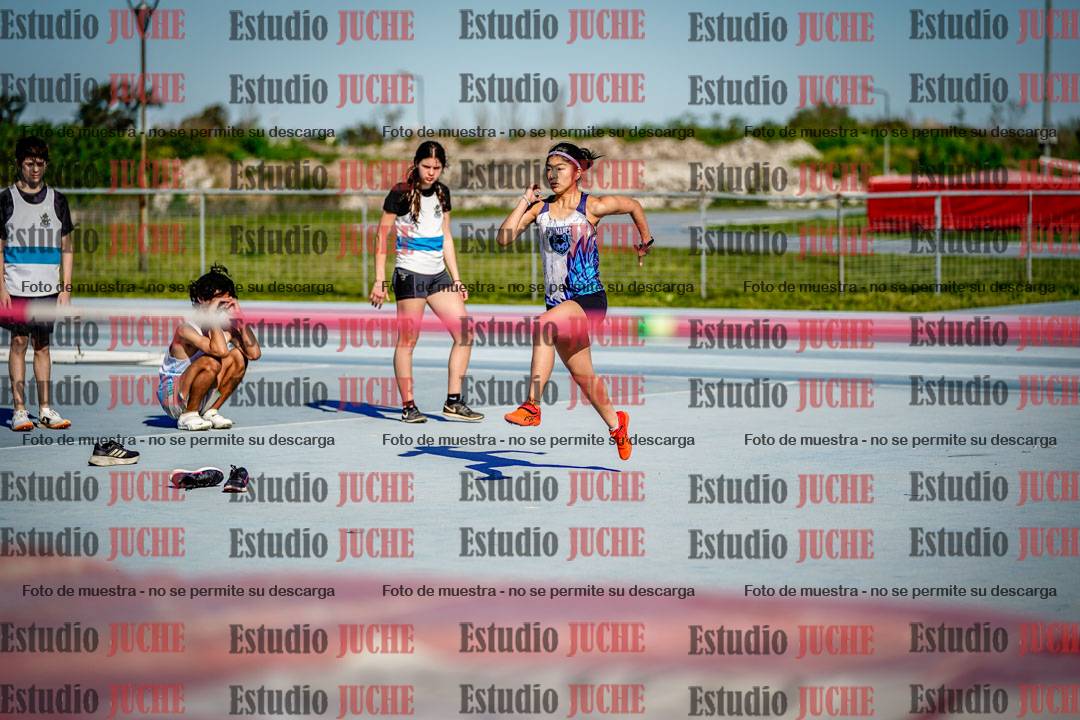 Fotos del salto en alto de mujeres y varones - U15