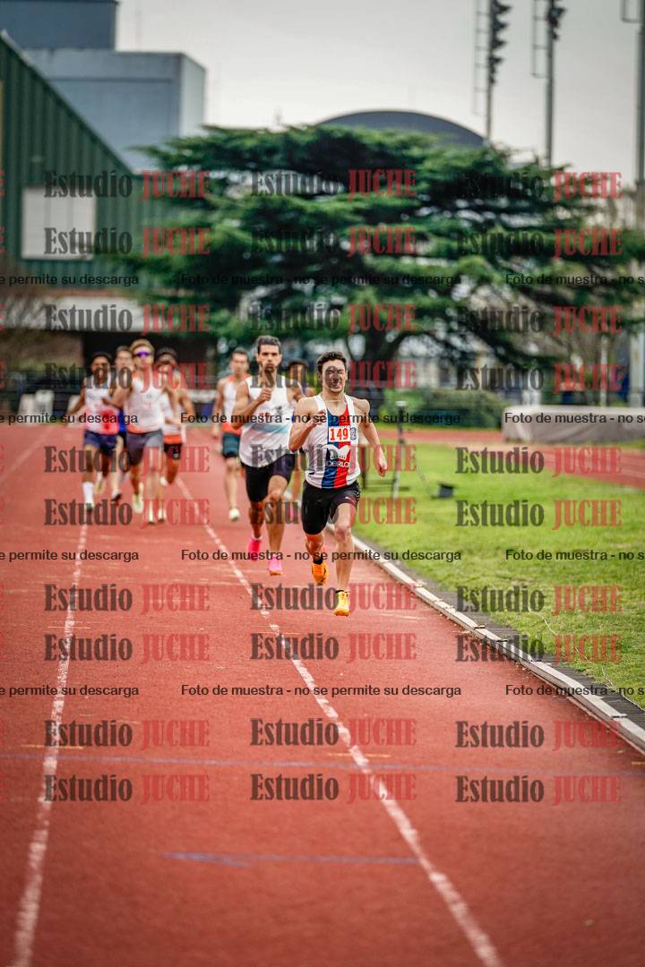 Fotos de los 800 m llanos de varones